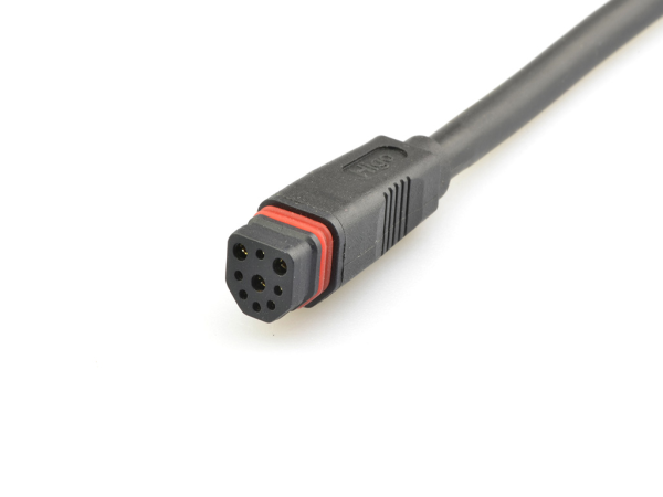 Female cable connector